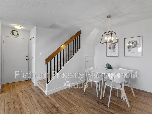 6400 Coach Hill Rd SW Unit 333333, Calgary, AB T3H 1B8