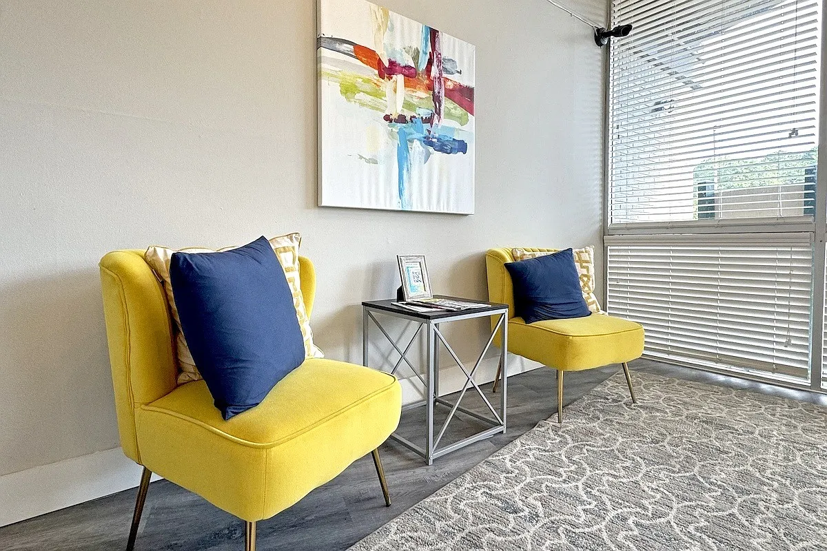 Spring Lake Cove Apartments — Photo 4