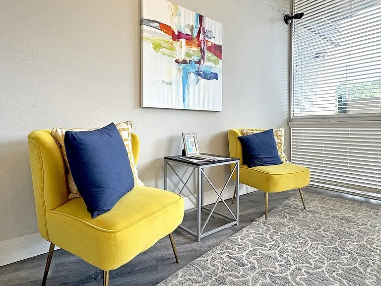 Spring Lake Cove Apartments — Photo 4