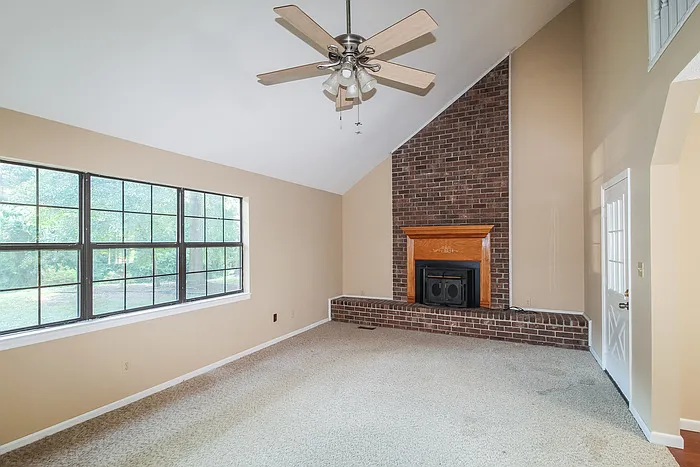 4 bed, 4.5 bath, 2690 sqft, $2,560 — Photo 2