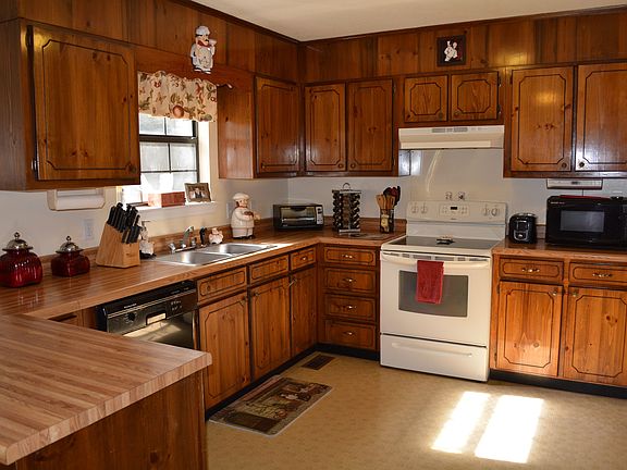 3rd image of 6305 Celtic Dr