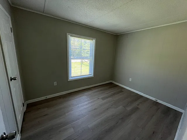 2830 Village Green Dr — Photo 7
