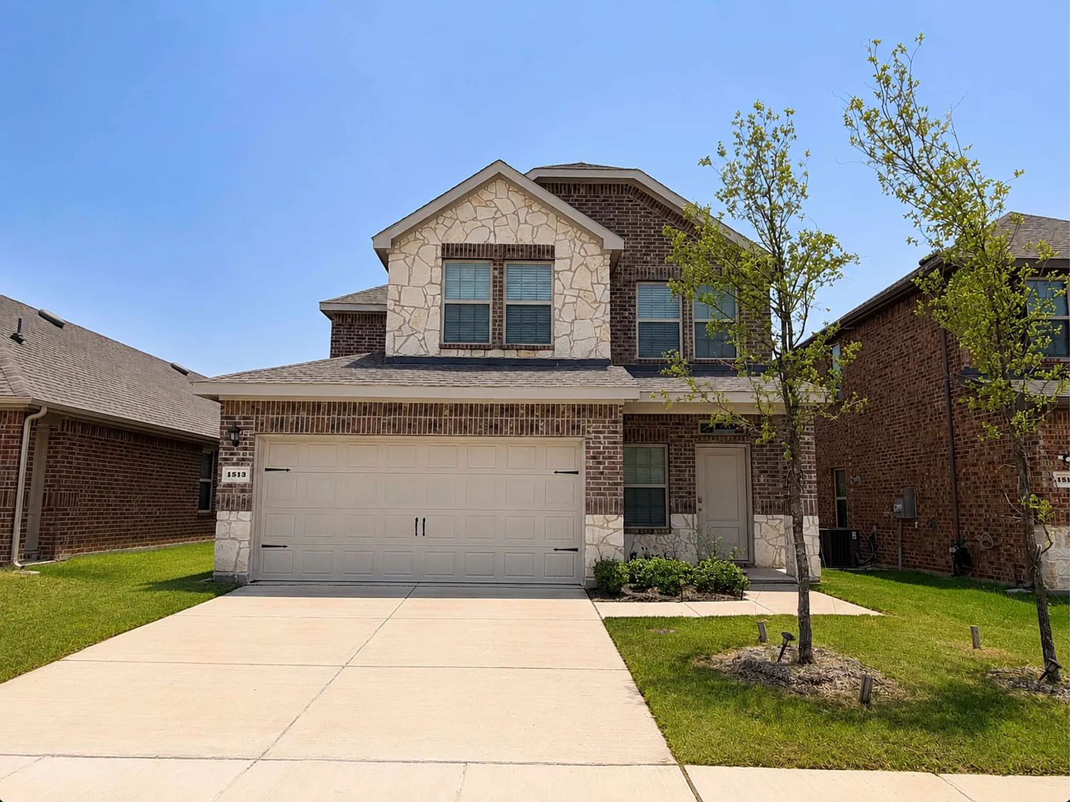 4 bed, 2.5 bath, 2129 sqft, $2,350 — Photo 1