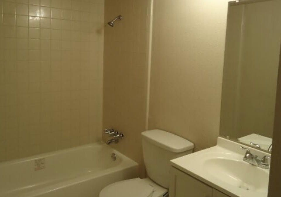 2nd image of 2624 Pollard St