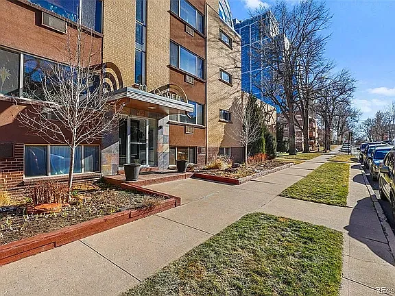 10 N Ogden St #203 — Photo 3