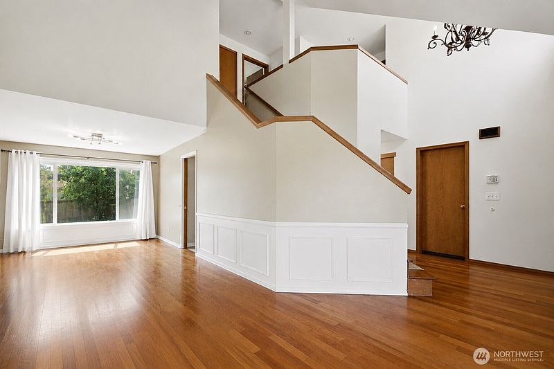 4th image of 4560 186th Avenue SE