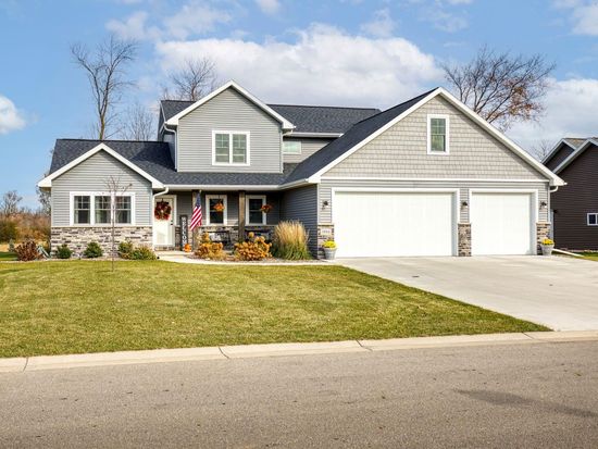 1944 Mimosa Ln, Neenah, WI 54956