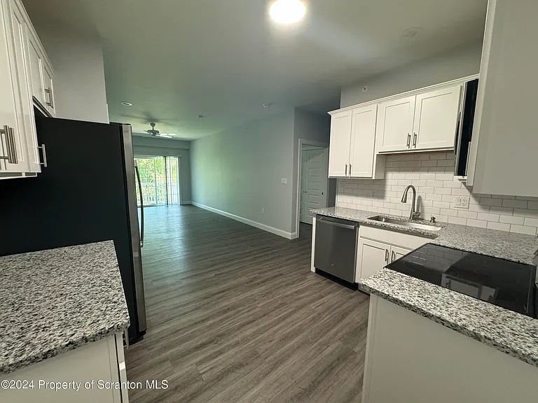 101 Circle Dr — Photo 7
