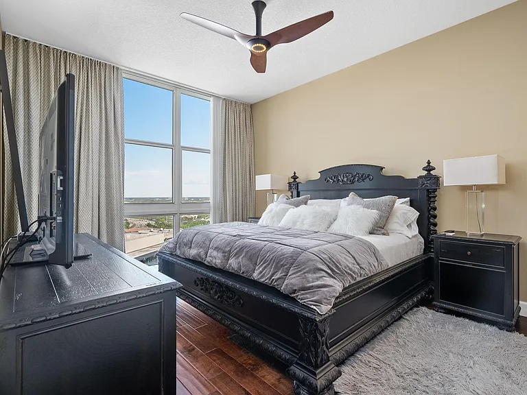 550 Okeechobee Blvd #MPH-16 — Photo 12