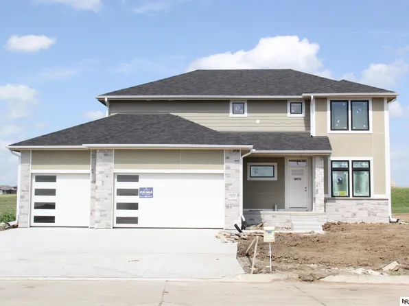 3806 Prairie Breeze Rd, Lincoln, NE 68516