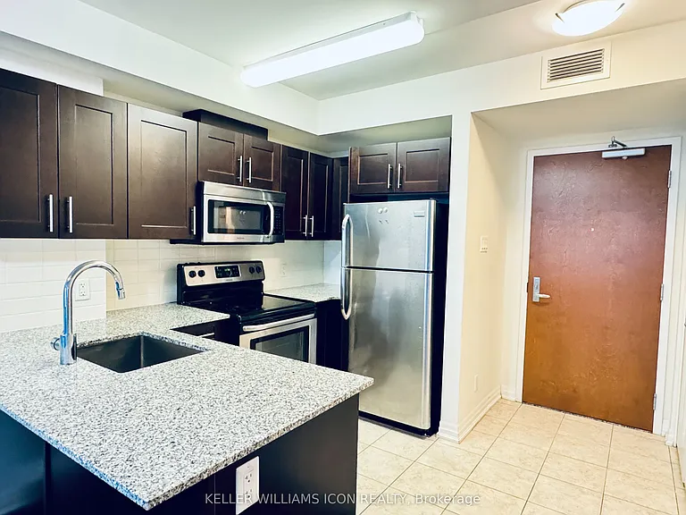 242 Rideau St #1106 — Photo 4