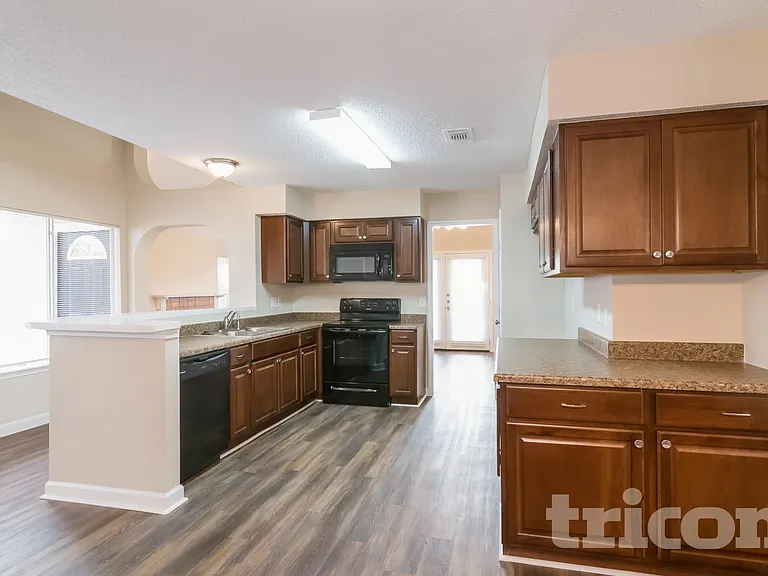 16027 Hidden Acres Dr — Photo 6