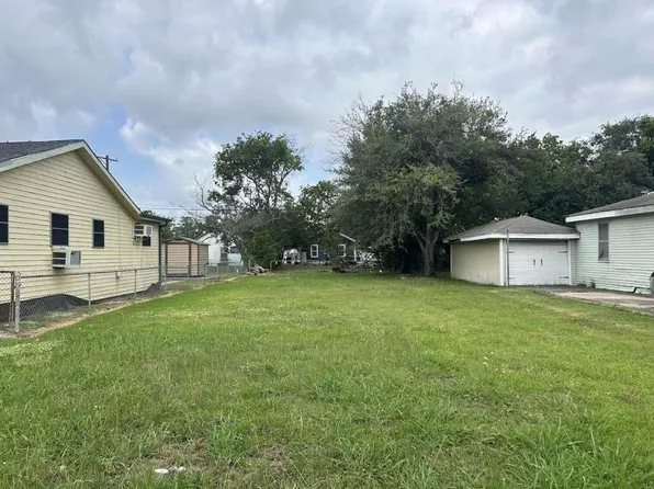 1215 W 5th St, Port Arthur, TX 77640