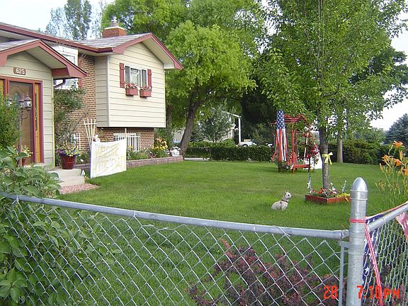 LARGE fenced yard.All 4 sides