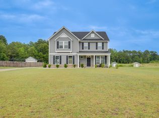 321 Gadson Dr, Hope Mills, NC 28348