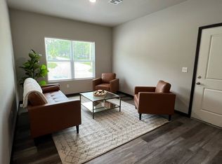 805 S Peters Ave, Joplin, MO 64801