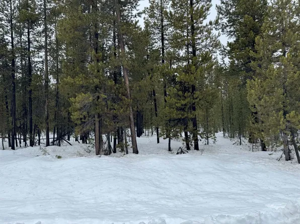 Two Rivers Rd, Crescent, OR 97733