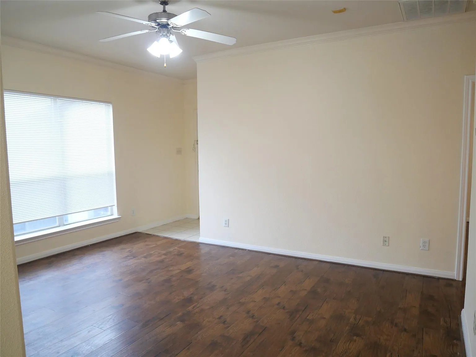 2 bed, 2.0 bath, 912 sqft, $1,275 — Photo 4