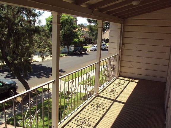 SHADED OUTDOOR SEATING!