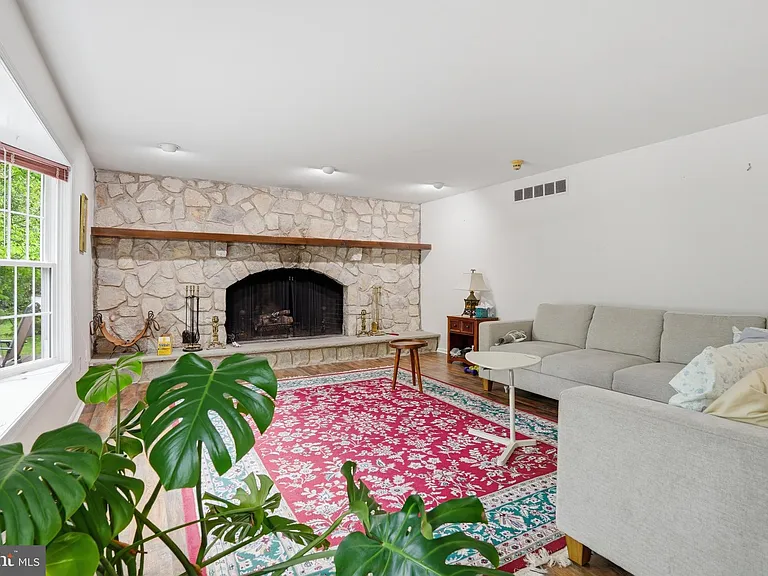 1316 Heller Dr — Photo 19