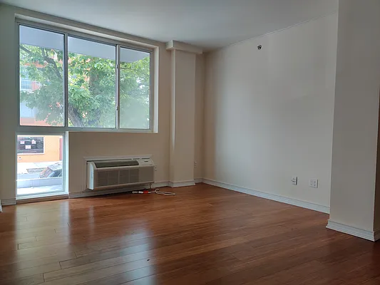 Rented by Ridgewood Capital NYC LLC | media 21