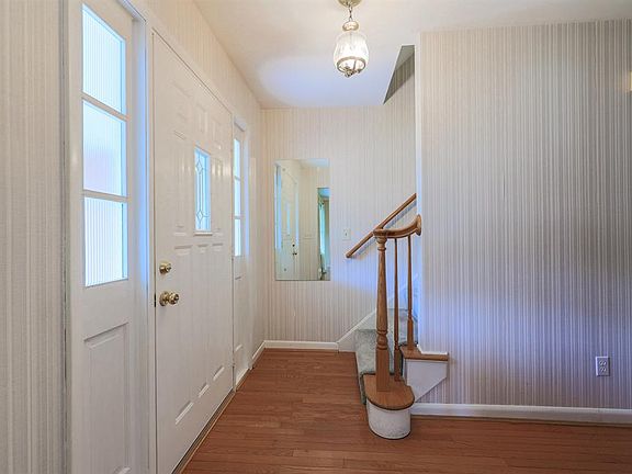 4th image of 3912 Malaer Dr