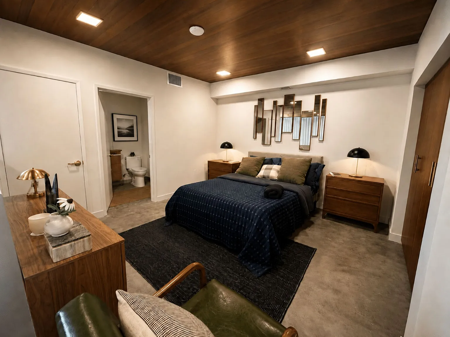 2 bed, 1392 sqft, $5,500 — Photo 2