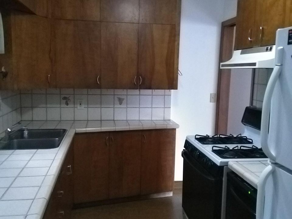 1st image of 412 E 69th Pl