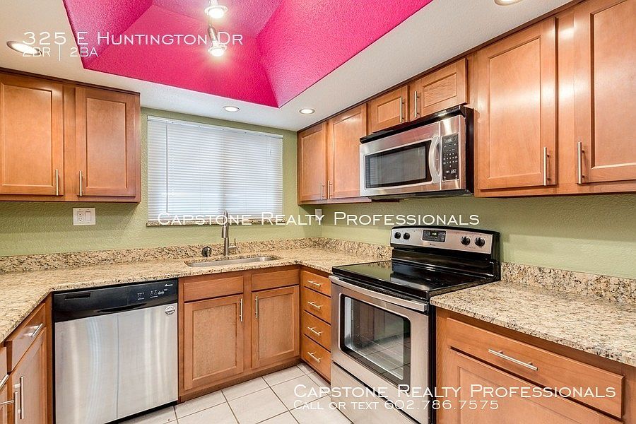 1st image of 325 E Huntington Dr
