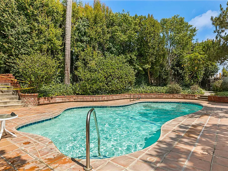1340 S Beverly Glen Blvd #202 — Photo 31