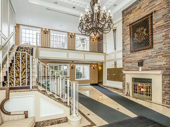 150-31 12th Ave #121, Whitestone, NY 11357