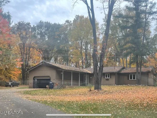 980 W Spruce St, Harrison, MI 48625