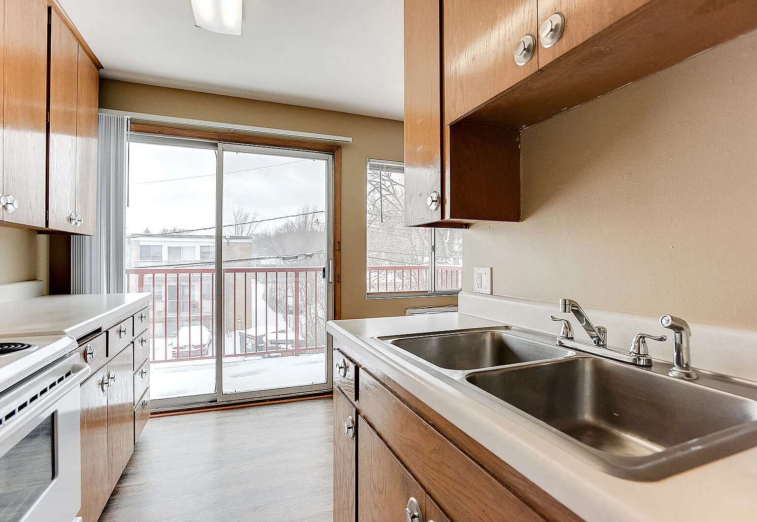Rivercliff Apartments — Photo 1