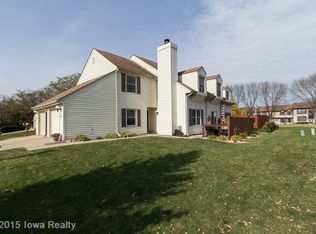 8705 Sweetbriar Ln, Urbandale, IA 50322