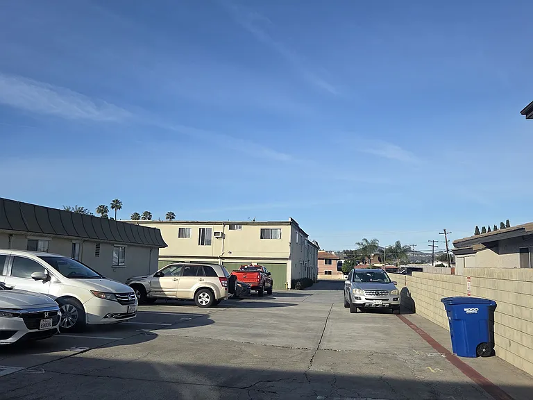 Villa Mollison Apartments — Photo 4