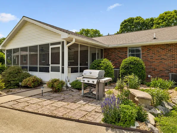 12 Charles Apple Ln, Brush Creek, TN 38547