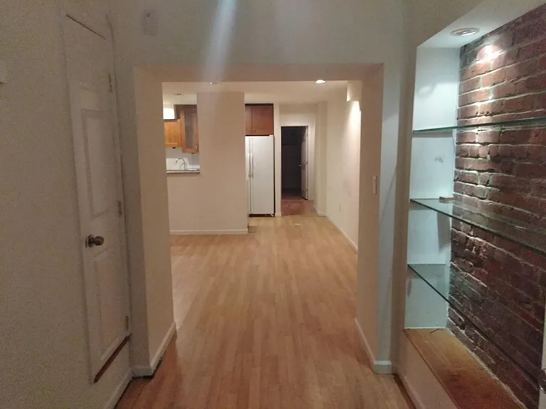 3933 Davis Pl NW #6 — Photo 8