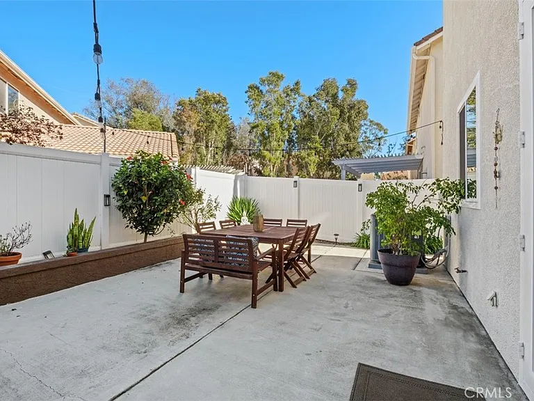 151 Church Pl — Photo 27