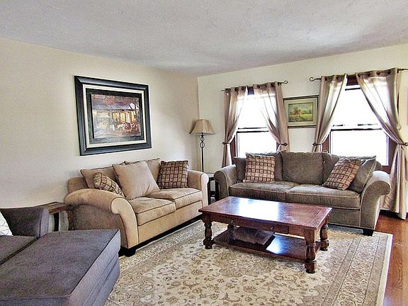 3rd image of 1221 Trillium Ct