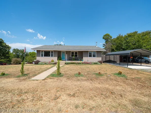 302 Railroad Ave, Heavener, OK 74937