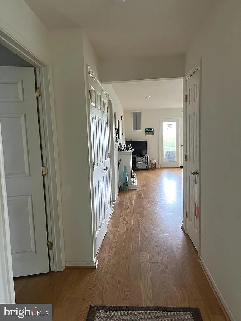 2 bed, 1160 sqft, $1,400 — Photo 4