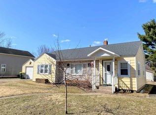 1007 S 5th St, Prairie Du Chien, WI 53821
