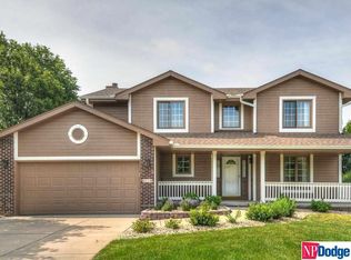 2119 Dana Ln, Papillion, NE 68133