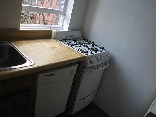 Rented by Vivaldi Real Estate | media 11