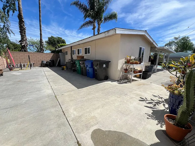 1315 Stevely Ave — Photo 15
