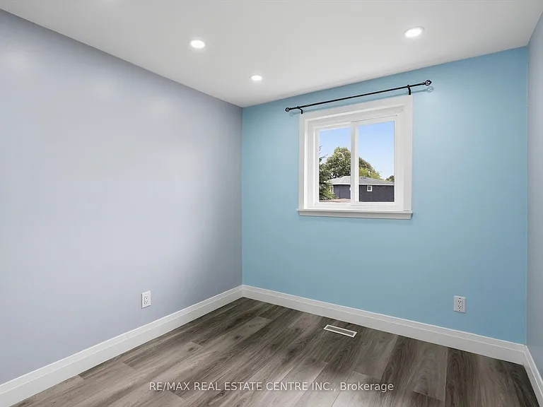 33 Garside Cres #MAIN — Photo 25
