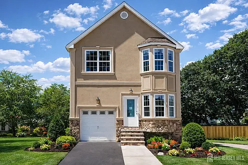 57 Ray St Photo 1