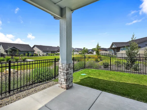 9750 Snow Wolf Ln, Star, ID 83669