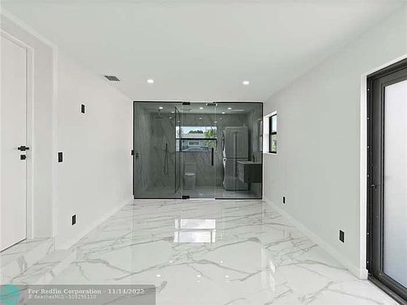 3rd image of 2545 NE 208th Ter