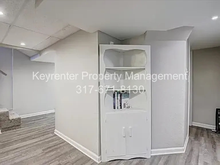 528 W 43rd St — Photo 11